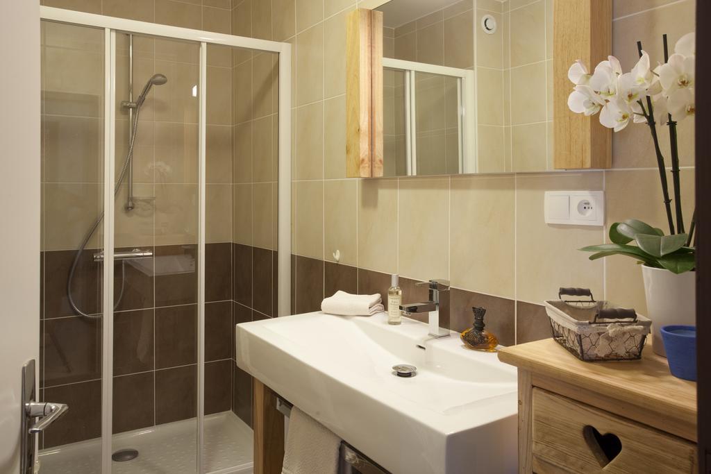 Appartement Zian Justine Lullin Esterno foto