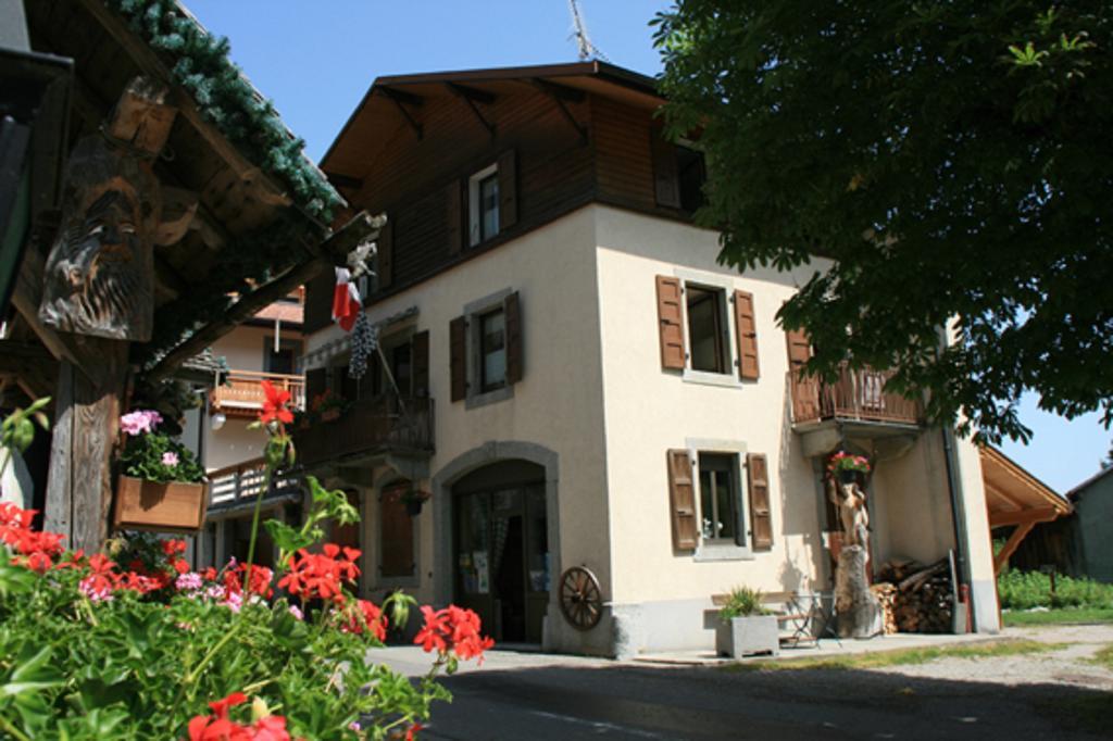 Appartement Zian Justine Lullin Esterno foto